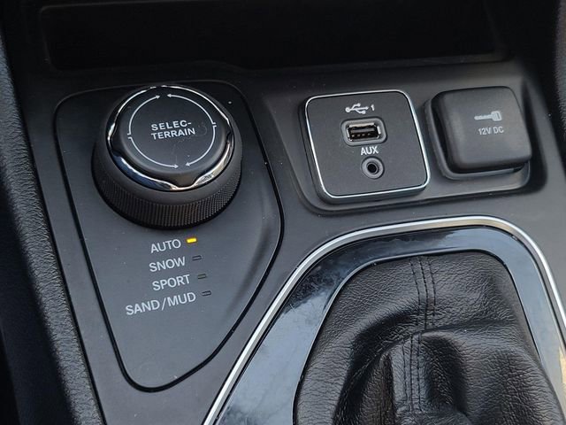 Used 2022 Jeep Cherokee Limited AWD/4WD image 32
