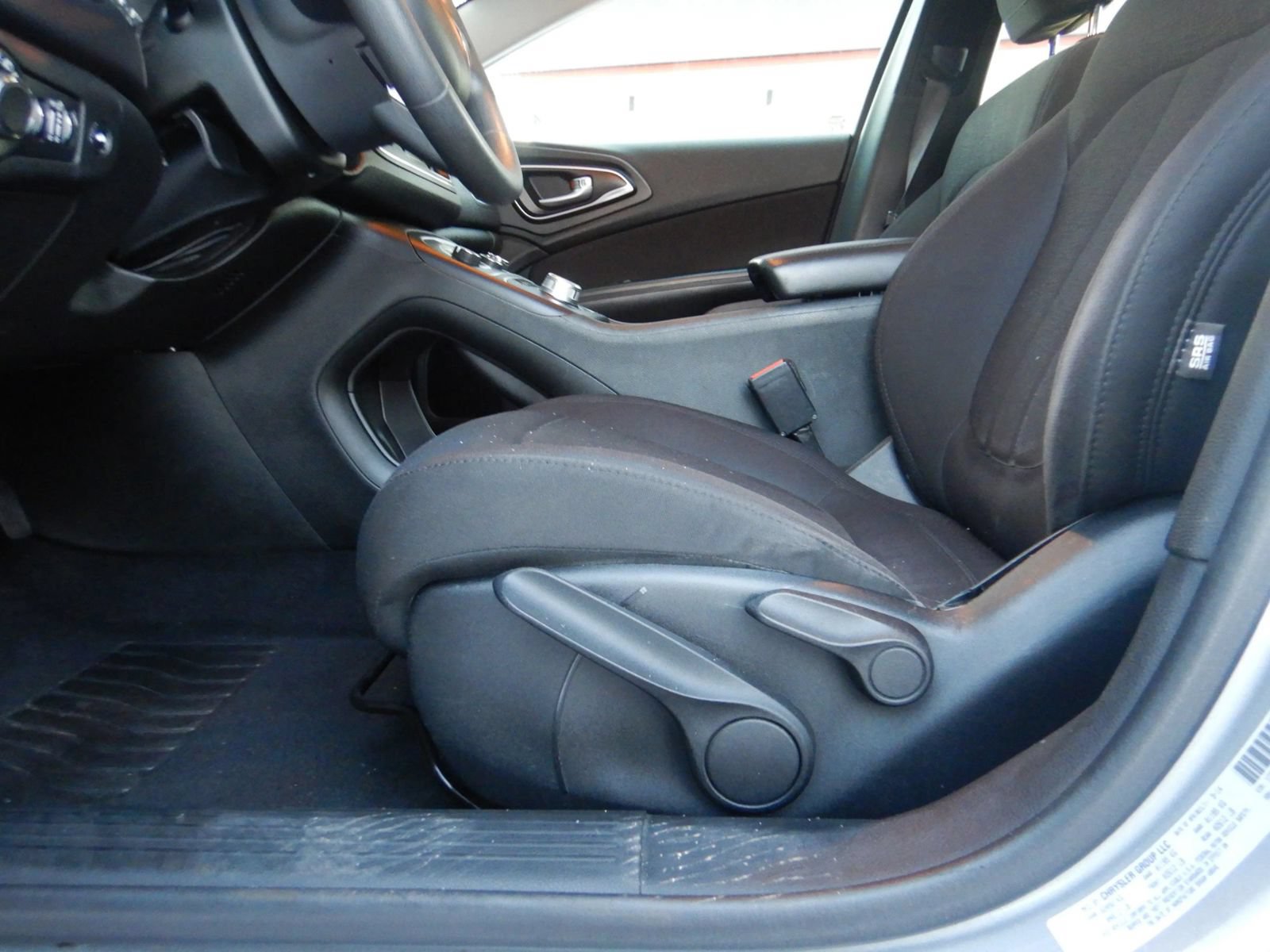 Used 2015 Chrysler 200 LX FWD image 13
