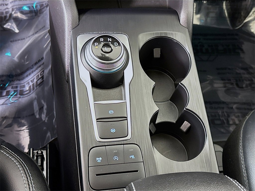 Used 2022 Ford Escape Titanium w/ Class II Trailer Tow Package image 10