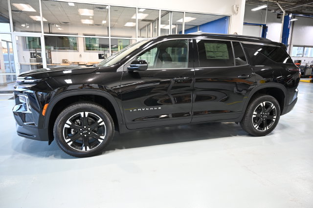 New 2027 Chevrolet Traverse LT w/ LPO, Floor Liner Package FWD image 7