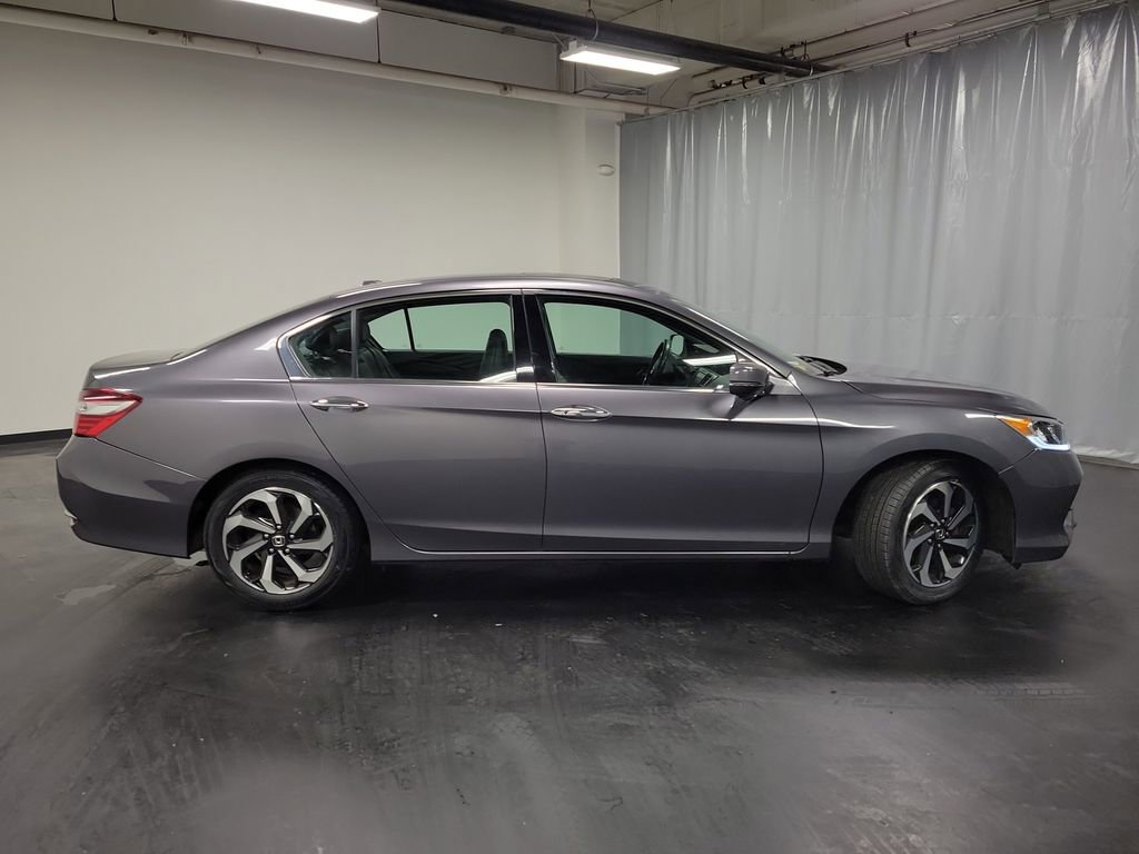 Used 2017 Honda Accord EX-L image 9