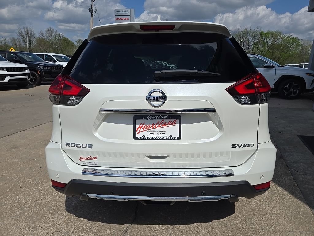 Used 2020 Nissan Rogue SV AWD/4WD image 9