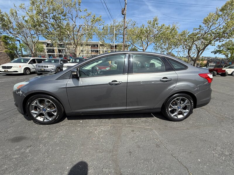 Used 2013 Ford Focus SE FWD image 8