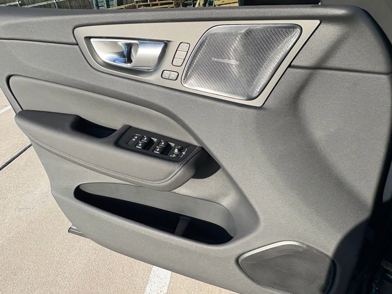 New 2026 Volvo XC60 B5 Plus w/ Protection Package Premier AWD/4WD image 15