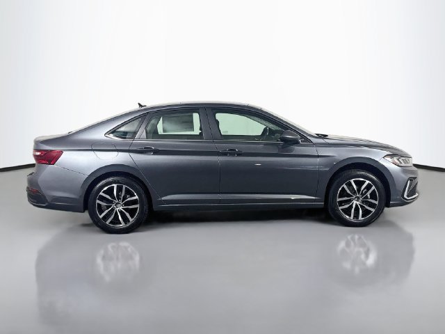 New 2027 Volkswagen Jetta SE FWD image 8