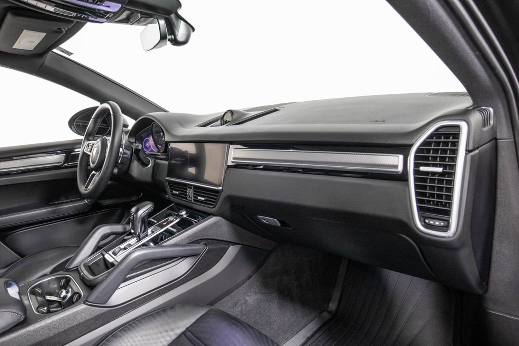 Used 2023 Porsche Cayenne Platinum Edition AWD/4WD image 18