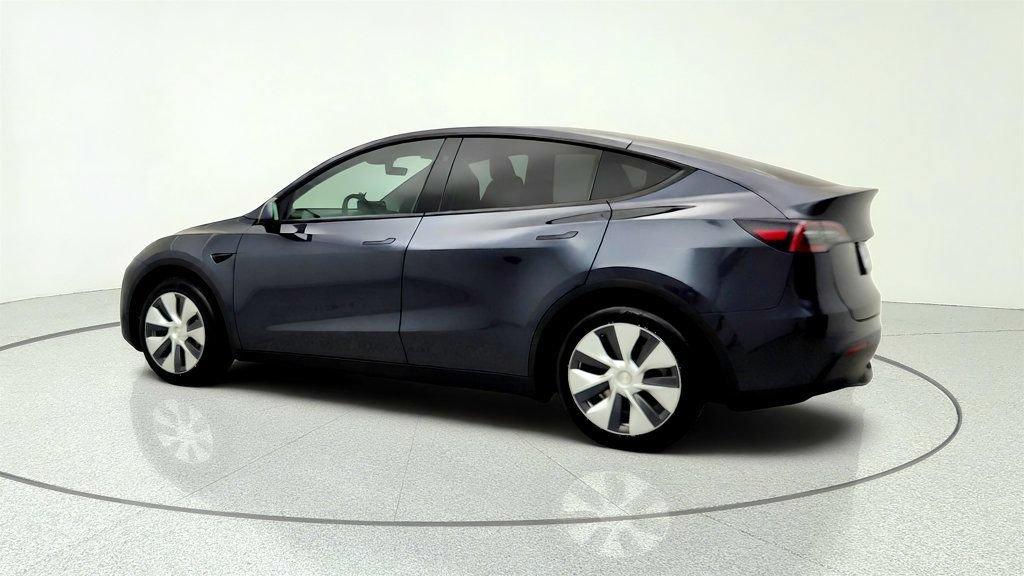 Used 2024 Tesla Model Y Long Range RWD image 7