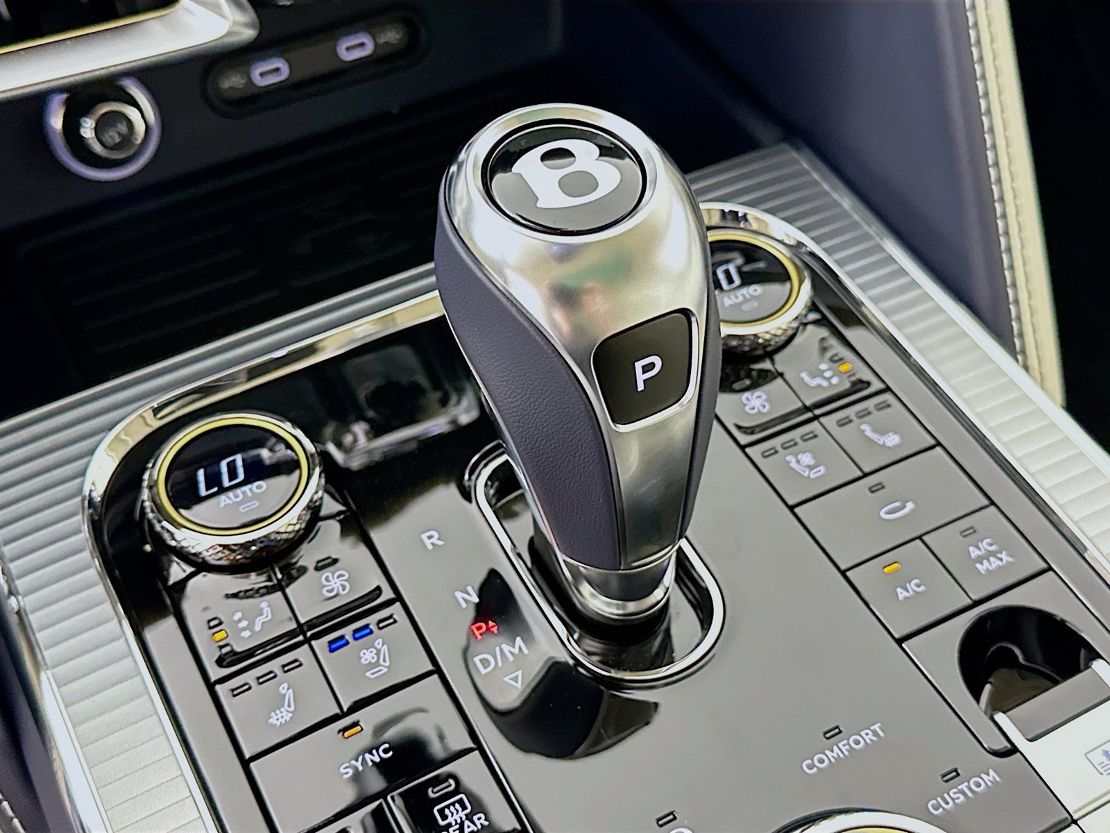 New 2026 Bentley Flying Spur V8 AWD/4WD image 30