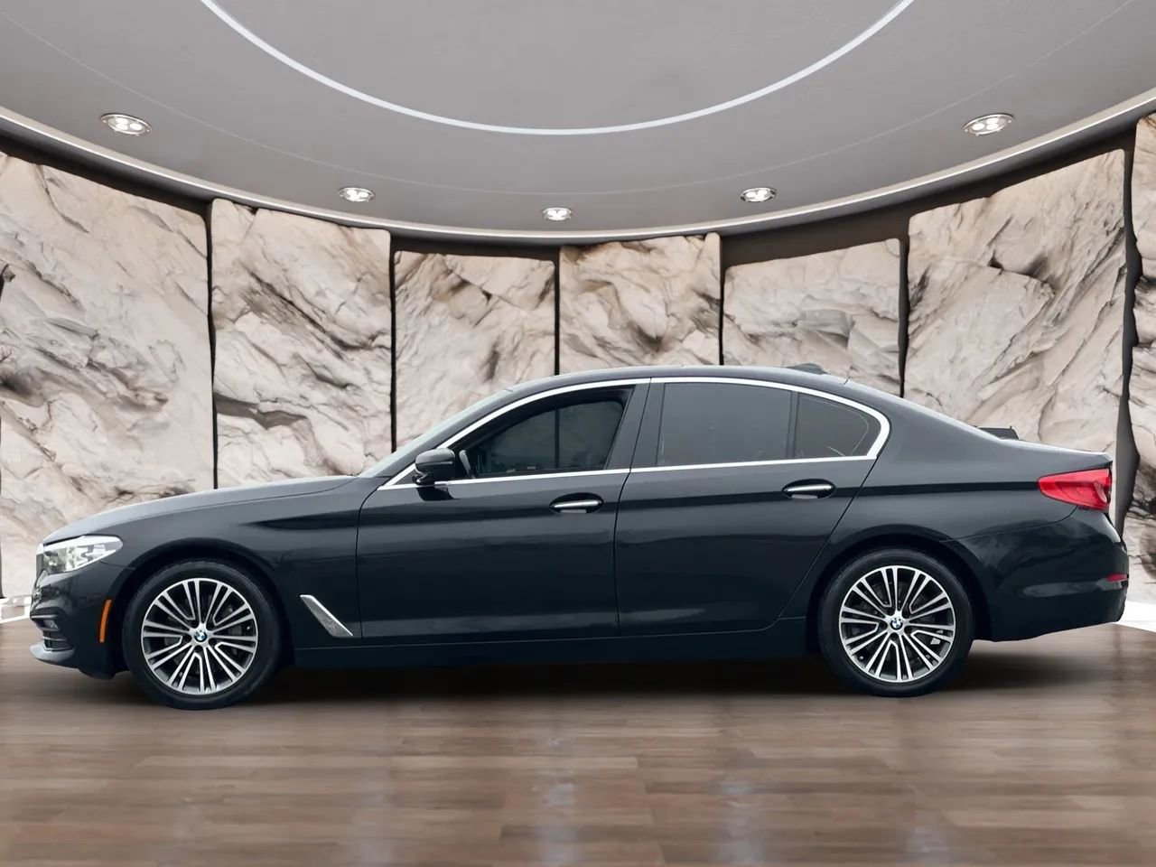 Used 2018 BMW 530i xDrive w/ Premium Package image 9