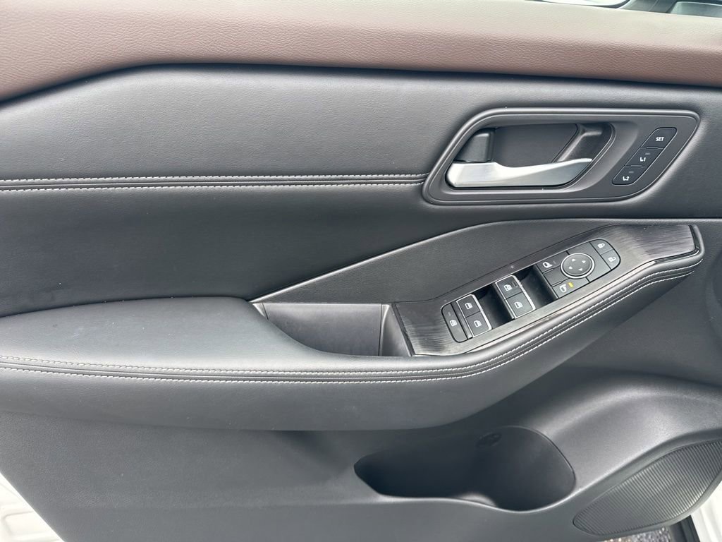 Certified 2022 Nissan Rogue SL w/ SL Premium Package image 14