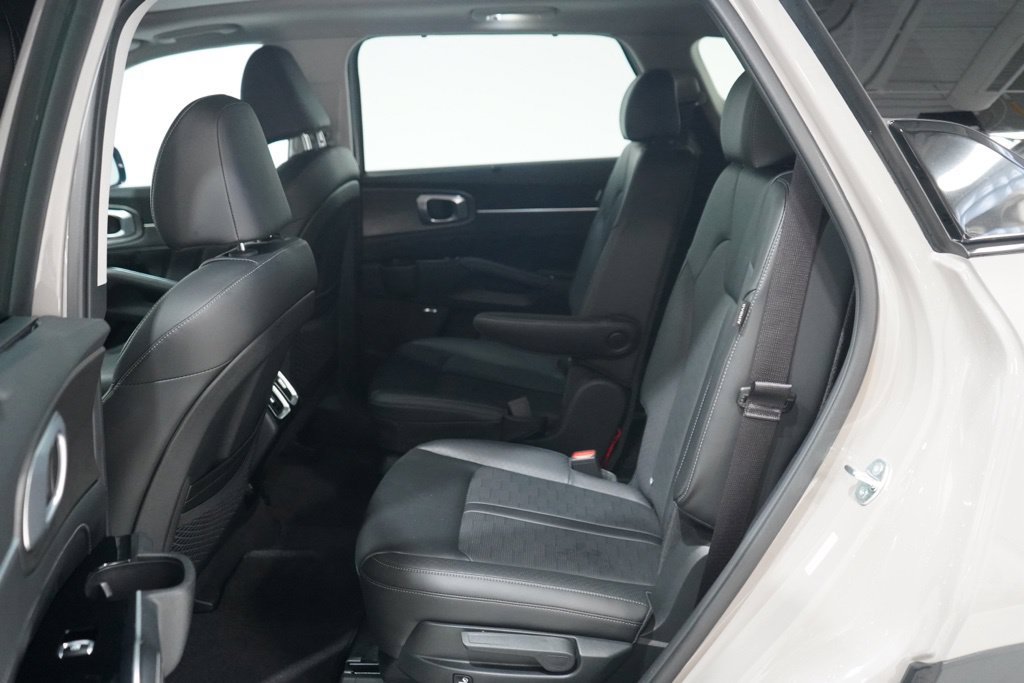 Used 2026 Kia Sorento SX AWD/4WD image 36