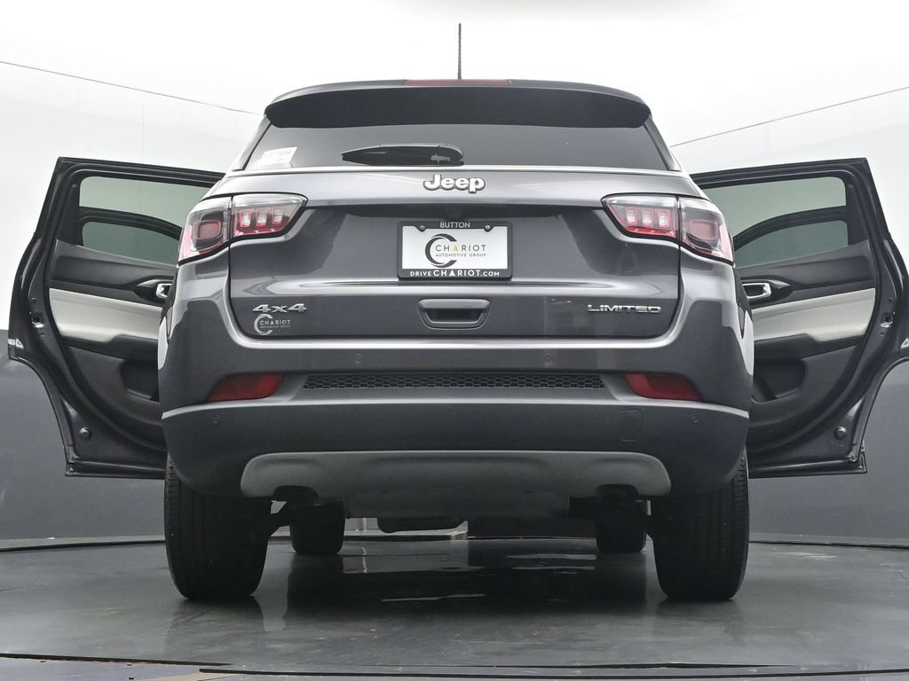 Used 2024 Jeep Compass Limited w/ Sun and Sound Group AWD/4WD image 61