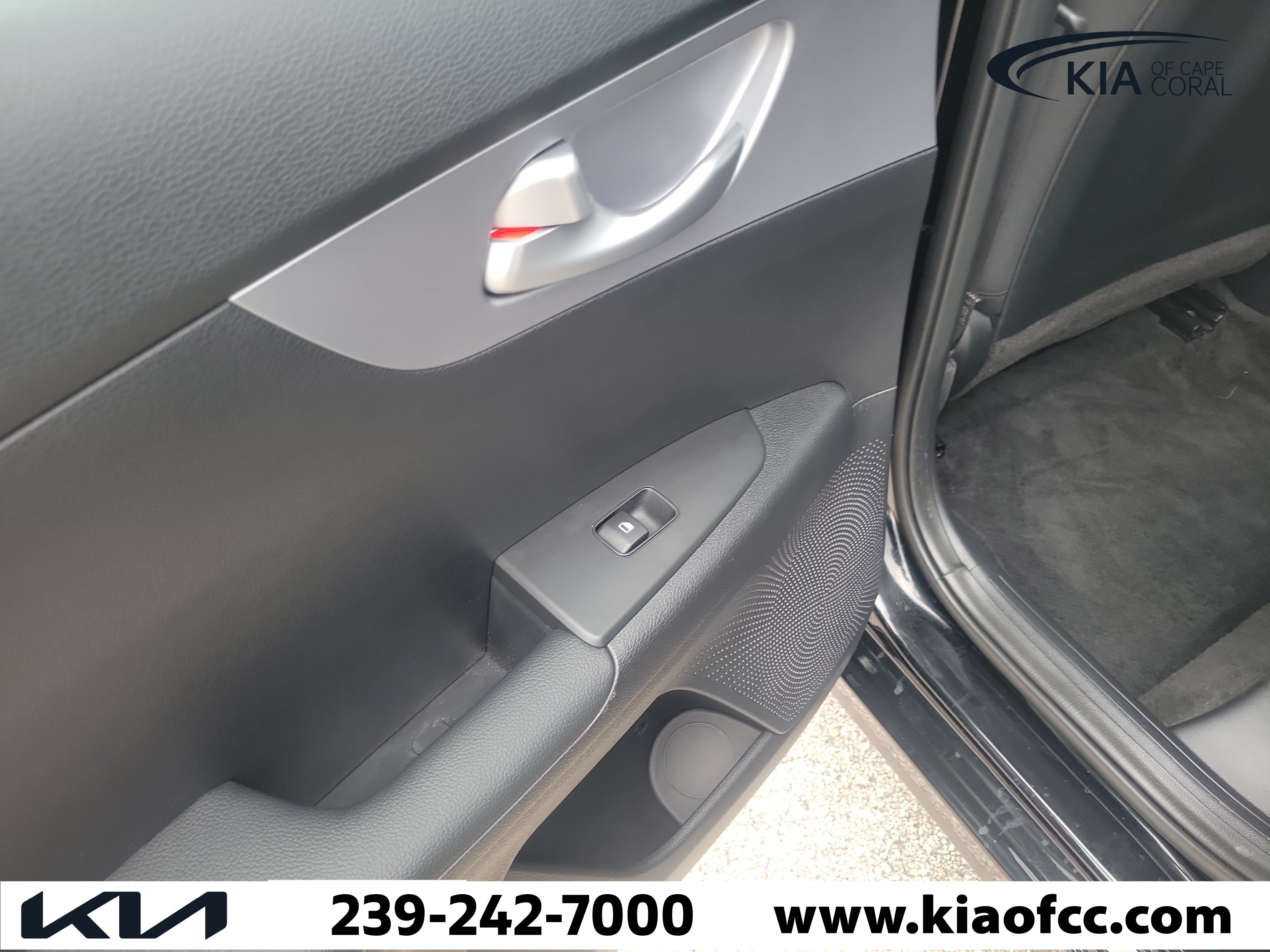 Certified 2024 Kia Forte LXS w/ LXS Technology Package FWD image 12