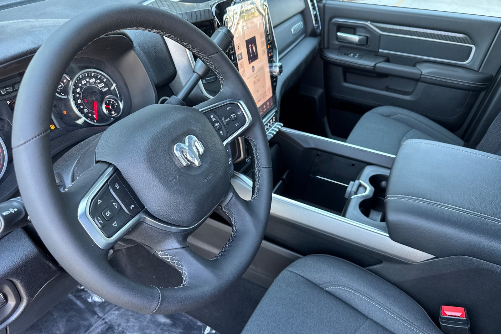 New 2026 RAM 3500 Big Horn AWD/4WD image 9