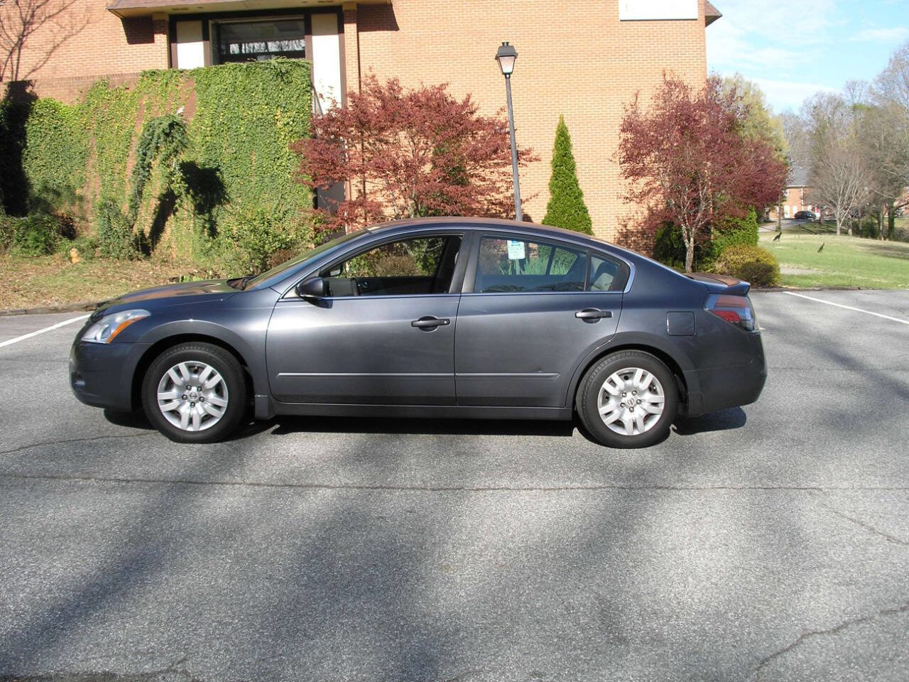 Used 2011 Nissan Altima 2.5 S image 10