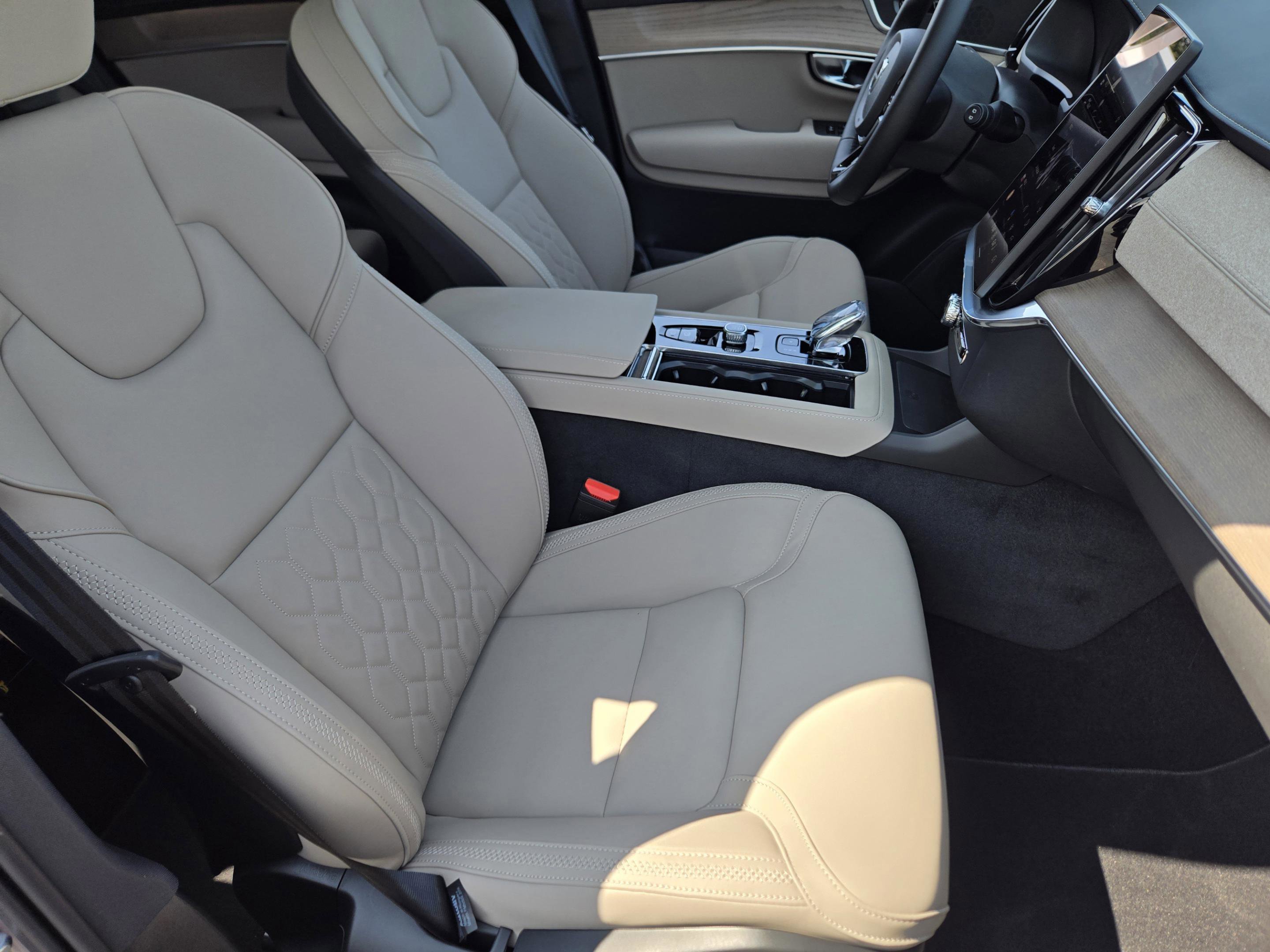 New 2026 Volvo XC90 B5 Core w/ Protection Package Premier image 11