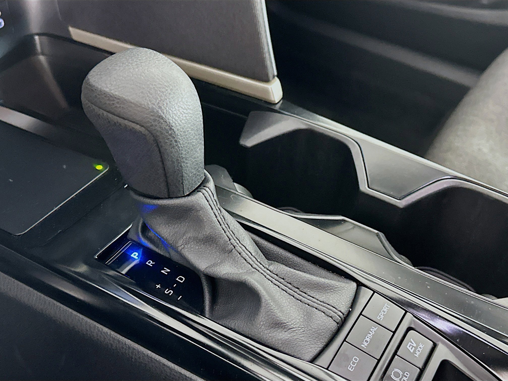 Used 2025 Toyota Camry LE image 25