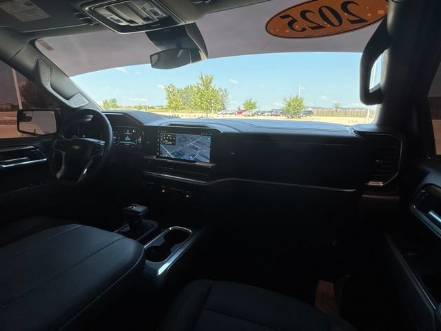Used 2025 Chevrolet Silverado 1500 LT AWD/4WD image 27
