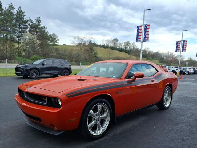 Used 2010 Dodge Challenger R/T RWD image 4