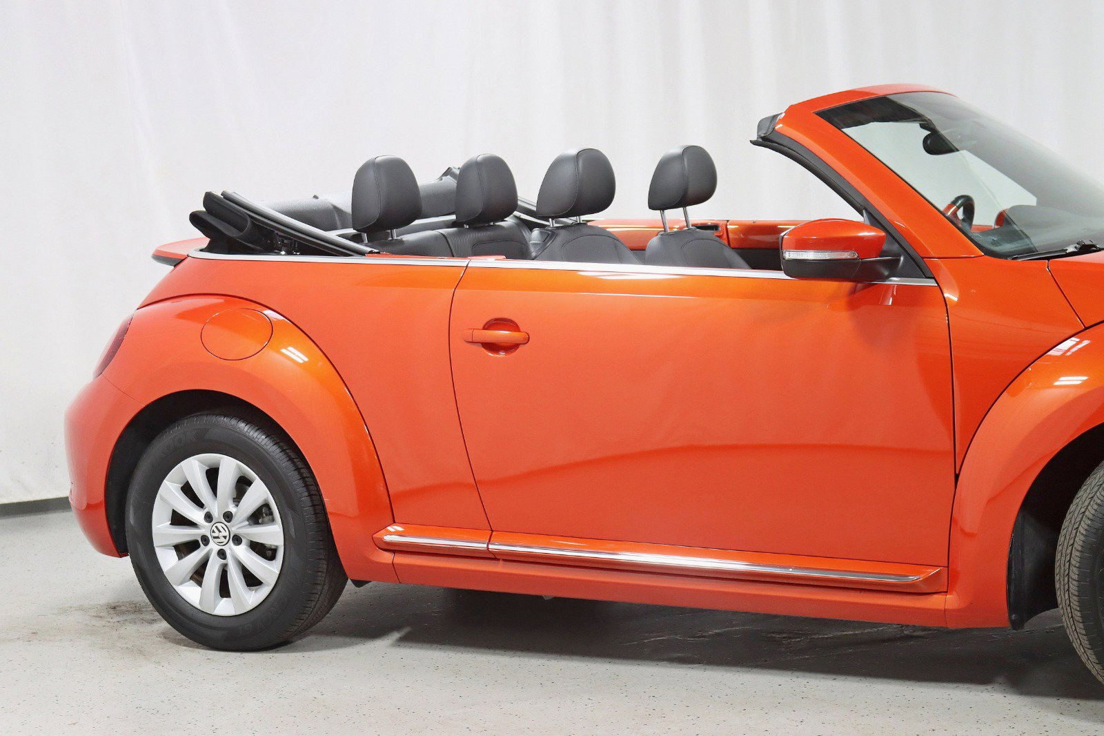 Used 2019 Volkswagen Beetle 2.0T S FWD image 4