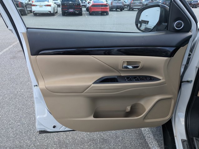 Used 2016 Mitsubishi Outlander SE image 22