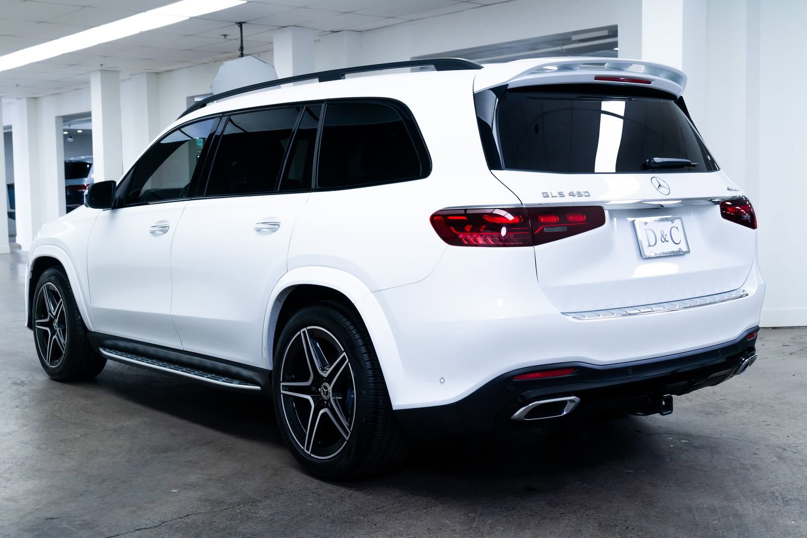 Used 2025 Mercedes-Benz GLS 450 4MATIC image 4