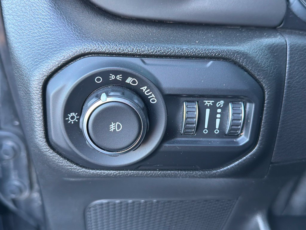 Used 2021 Jeep Wrangler Sport AWD/4WD image 20