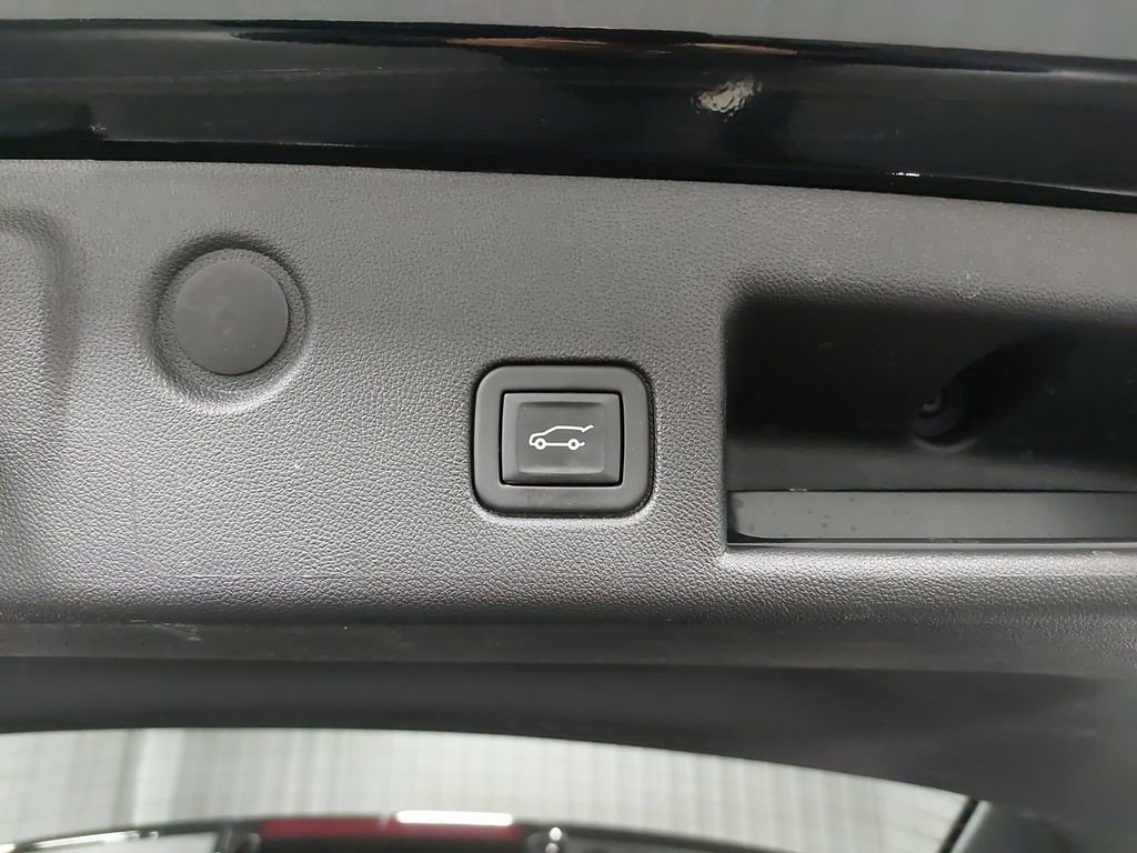 Used 2023 Chevrolet Equinox LT w/ Driver Convenience Package image 13