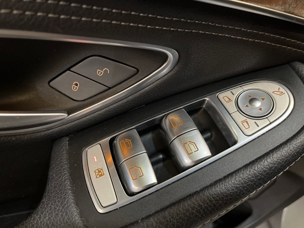 Used 2015 Mercedes-Benz C 300 4MATIC Sedan image 22
