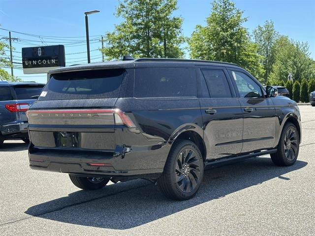 New 2026 Lincoln Navigator L Reserve w/ Jet Appearance Package AWD/4WD image 25