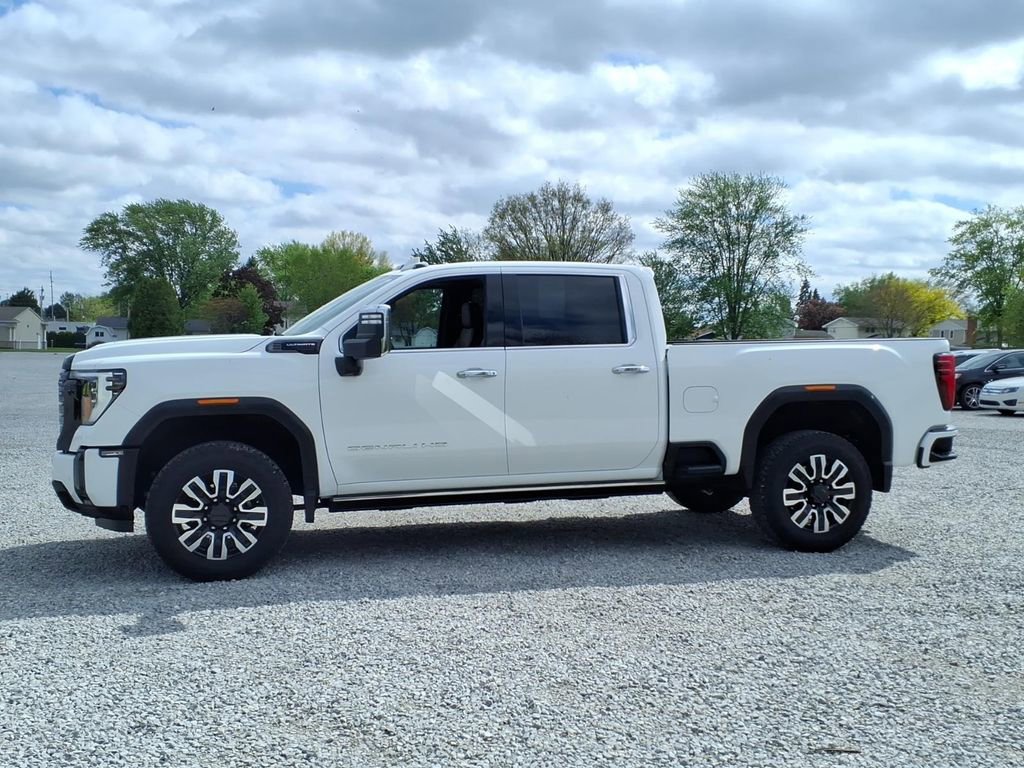 Used 2025 GMC Sierra 3500 Denali Ultimate AWD/4WD image 14