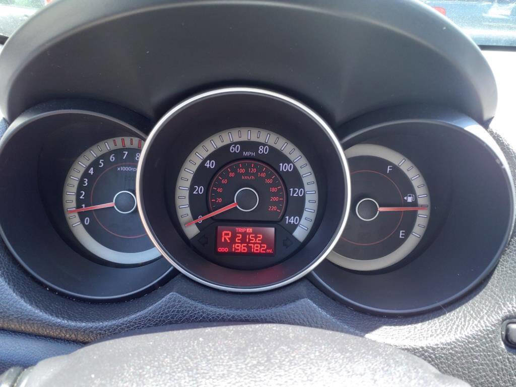 Used 2012 Kia Forte LX image 16