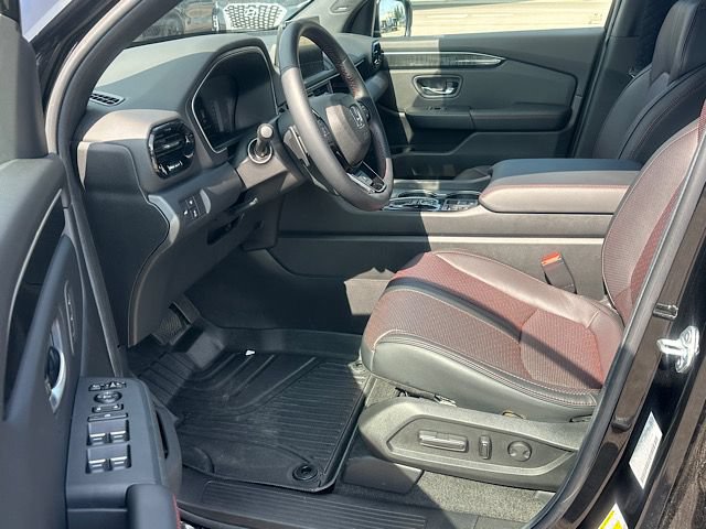 Used 2025 Honda Pilot Black Edition image 14