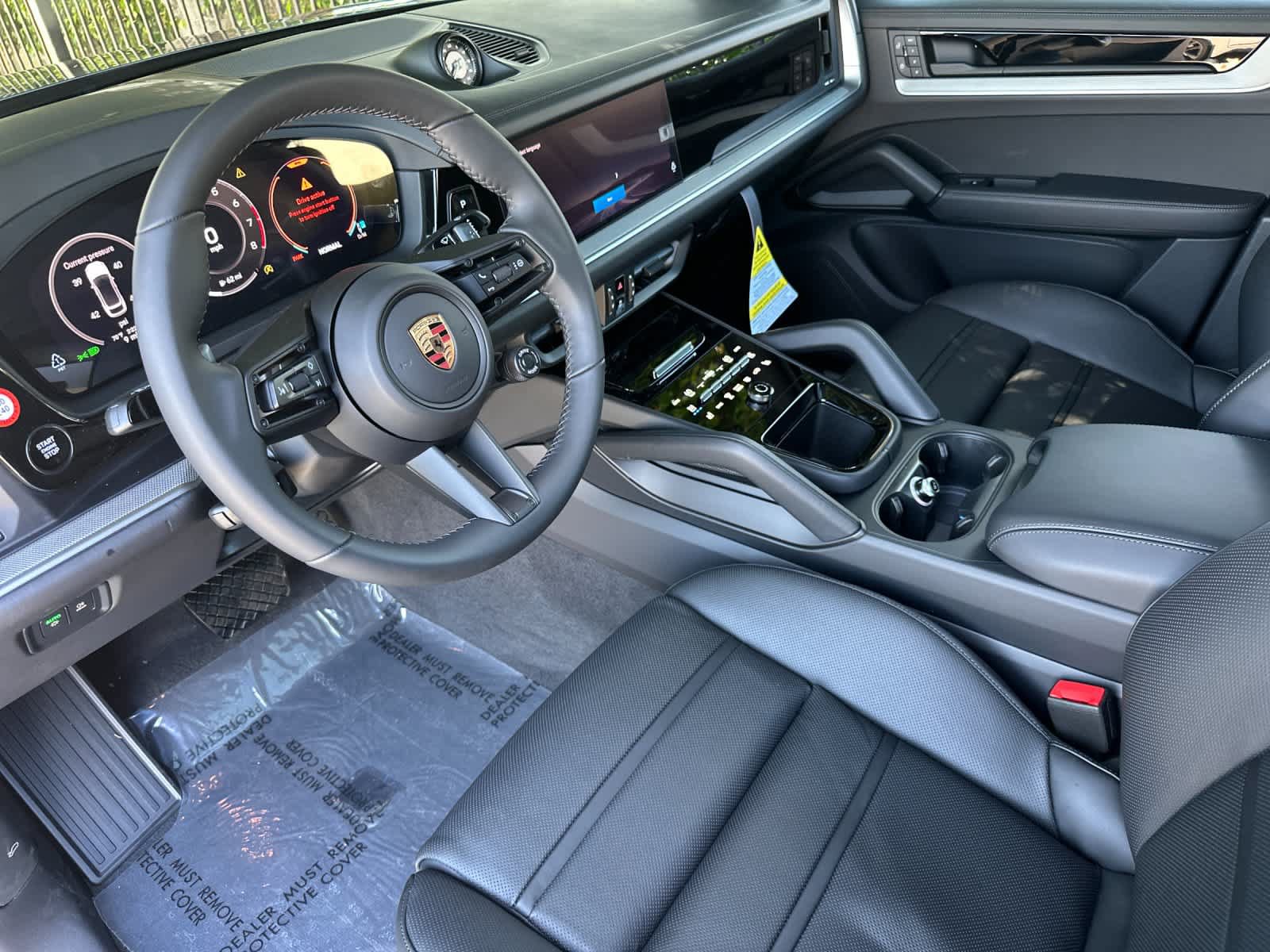 New 2026 Porsche Cayenne Coupe AWD/4WD image 4