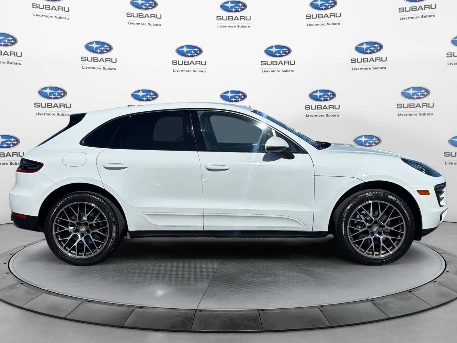 Used 2018 Porsche Macan AWD/4WD image 6