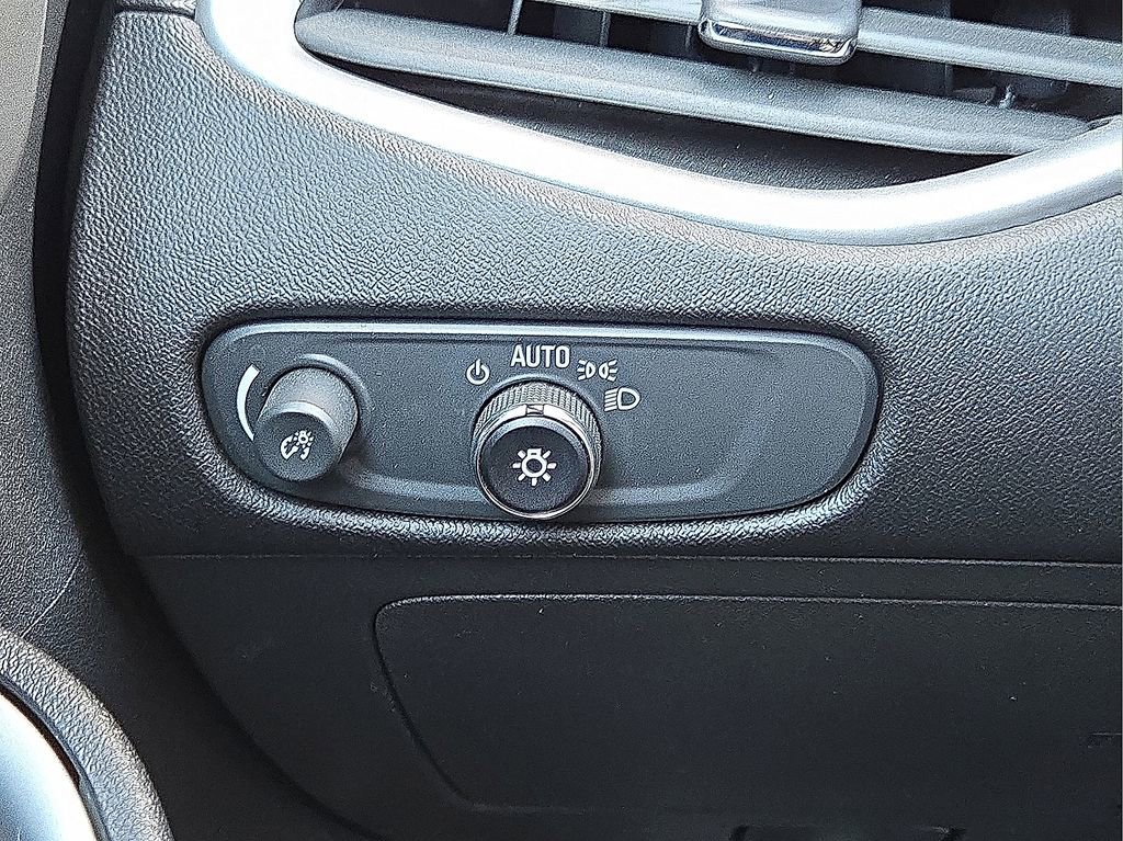 Used 2024 Chevrolet Malibu LT image 25