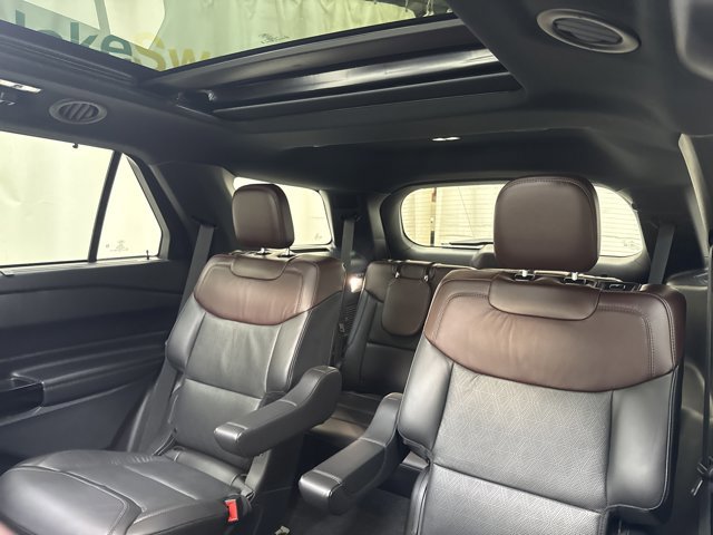 Used 2024 Ford Explorer Platinum w/ Technology Package image 13