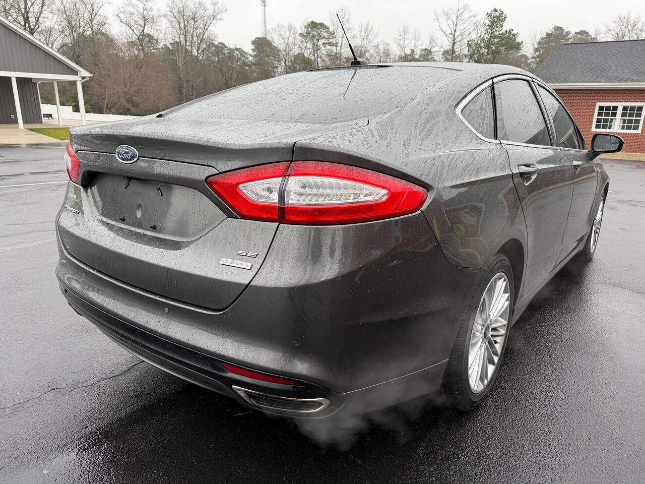 Used 2016 Ford Fusion SE w/ Equipment Group 202A FWD image 8