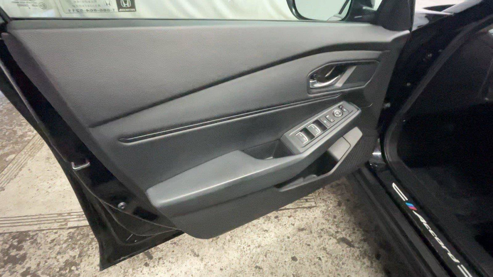 Used 2025 Honda Accord SE image 28