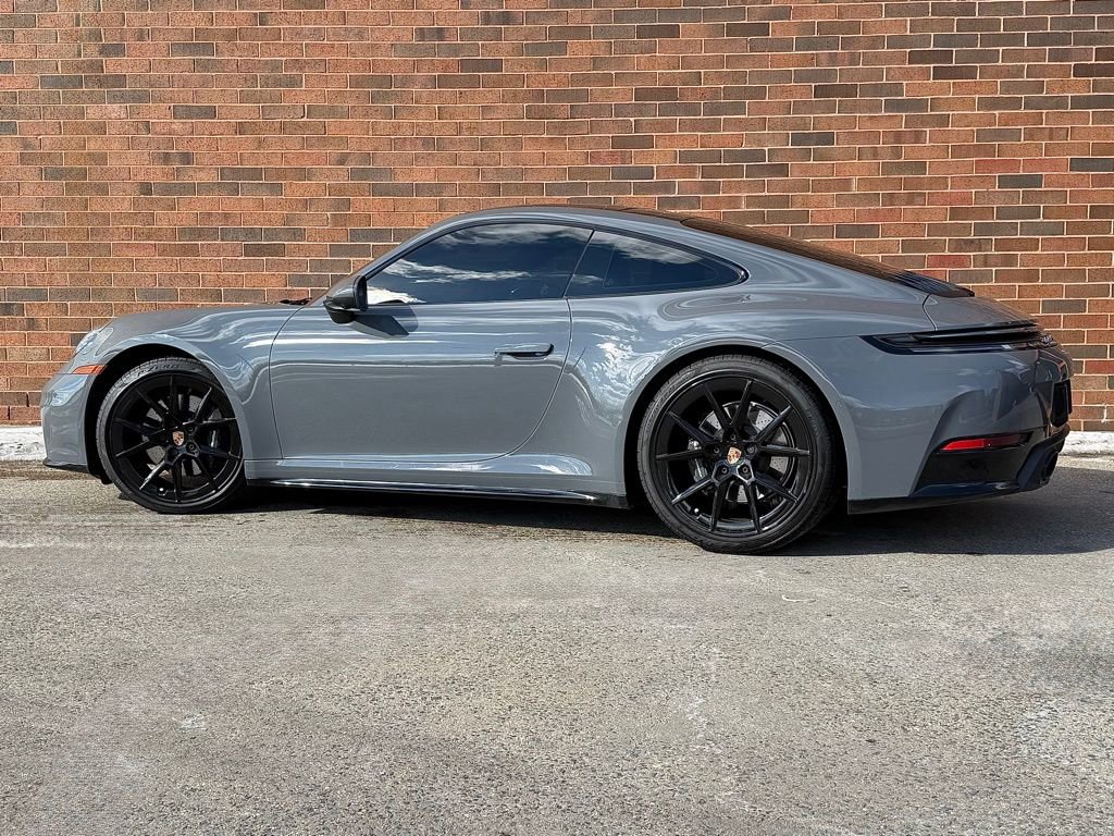 Certified 2025 Porsche 911 Carrera image 3