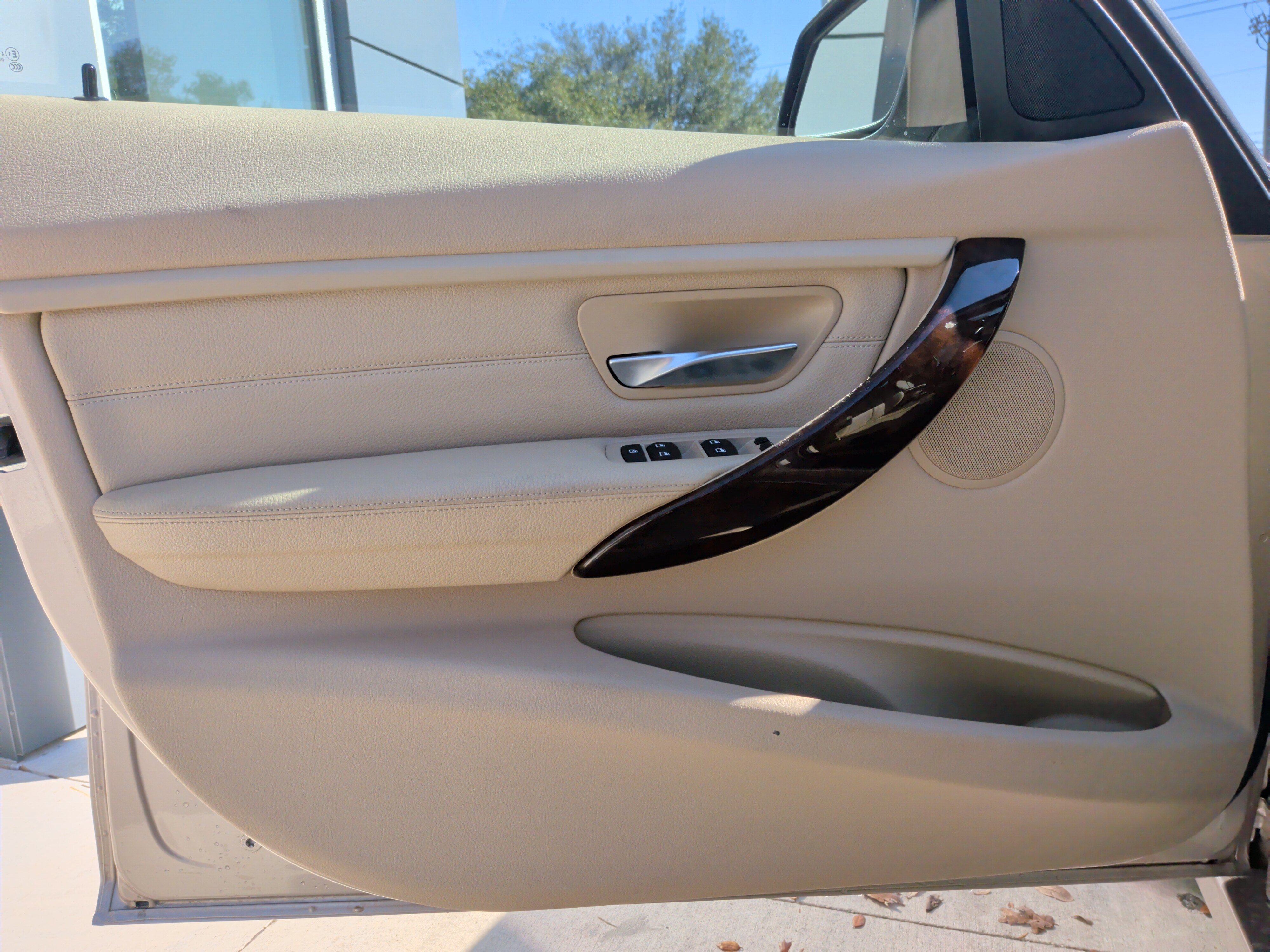 Used 2014 BMW 320i Sedan image 14