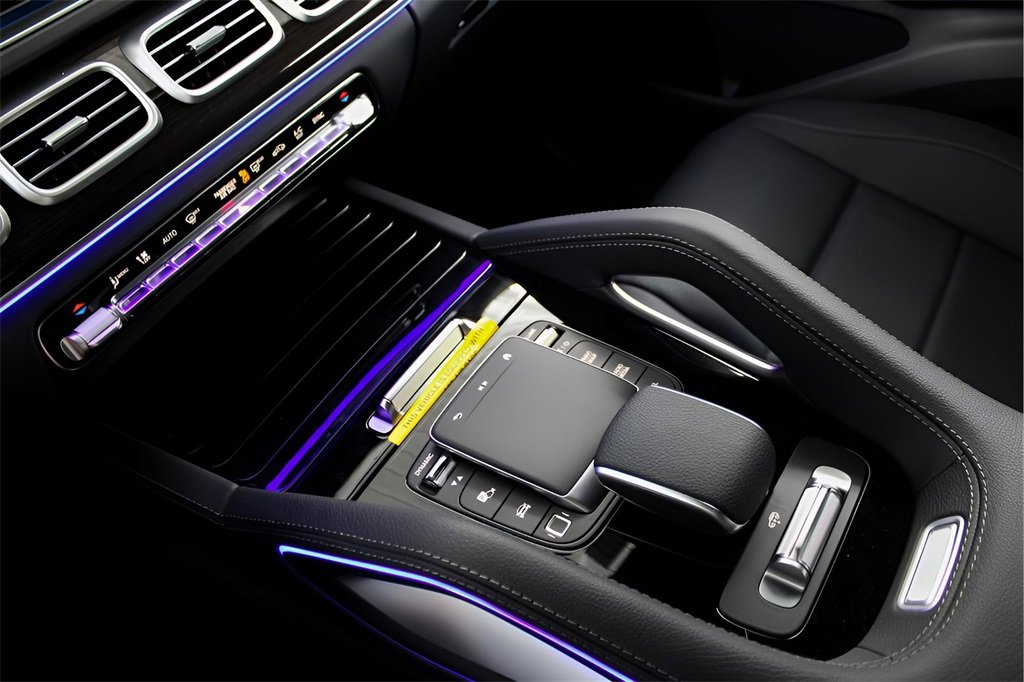 Used 2025 Mercedes-Benz GLS 450 4MATIC image 13