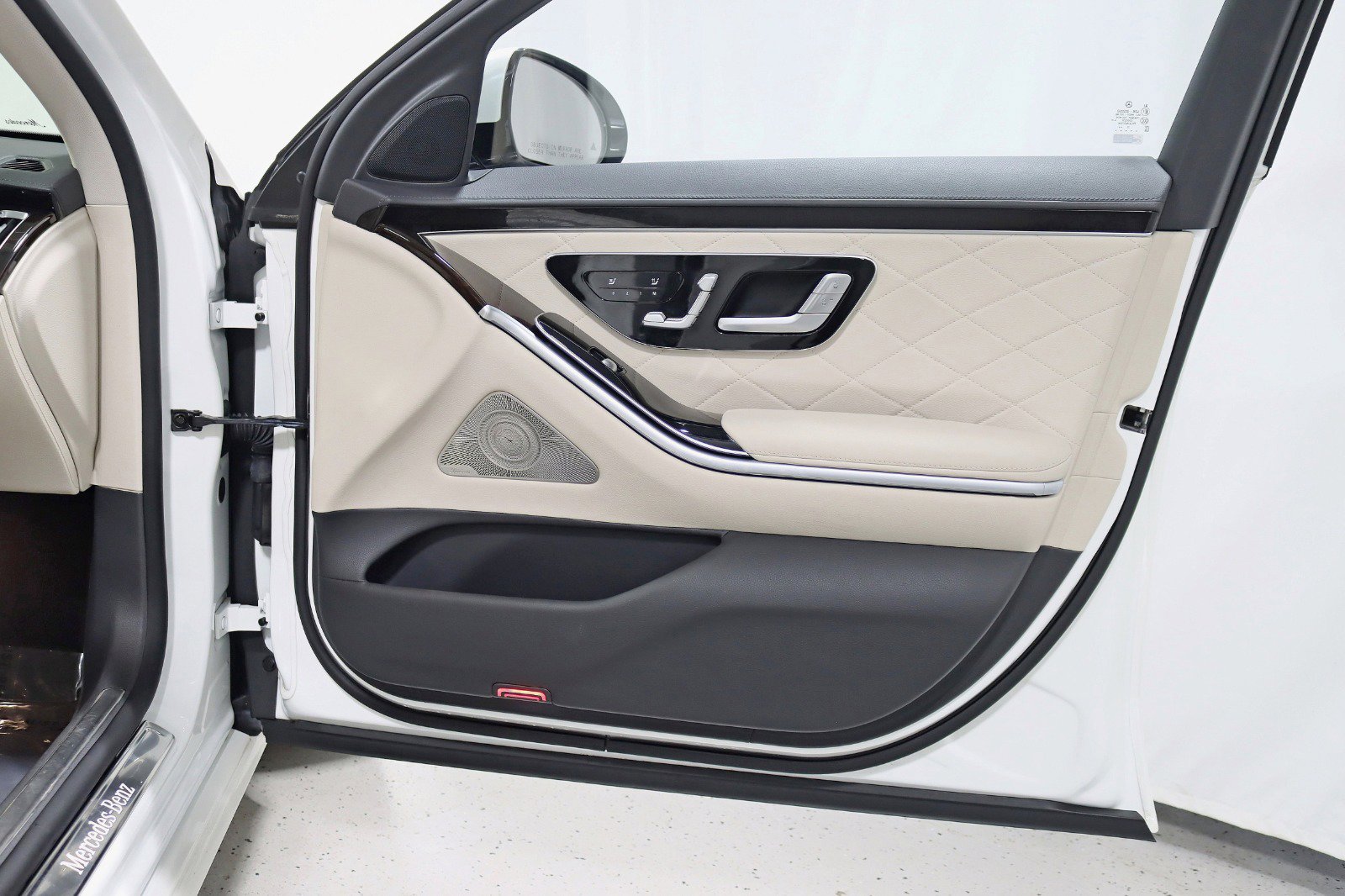 Used 2022 Mercedes-Benz S 500 4MATIC image 36