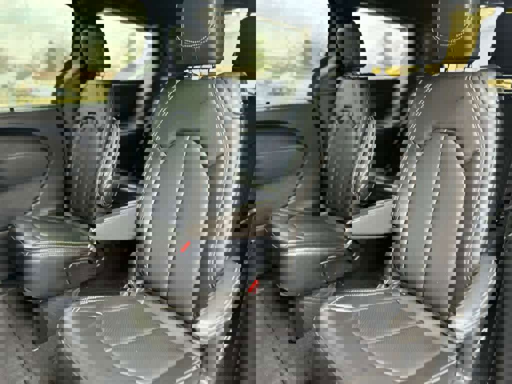 Used 2026 Chrysler Pacifica Select image 8