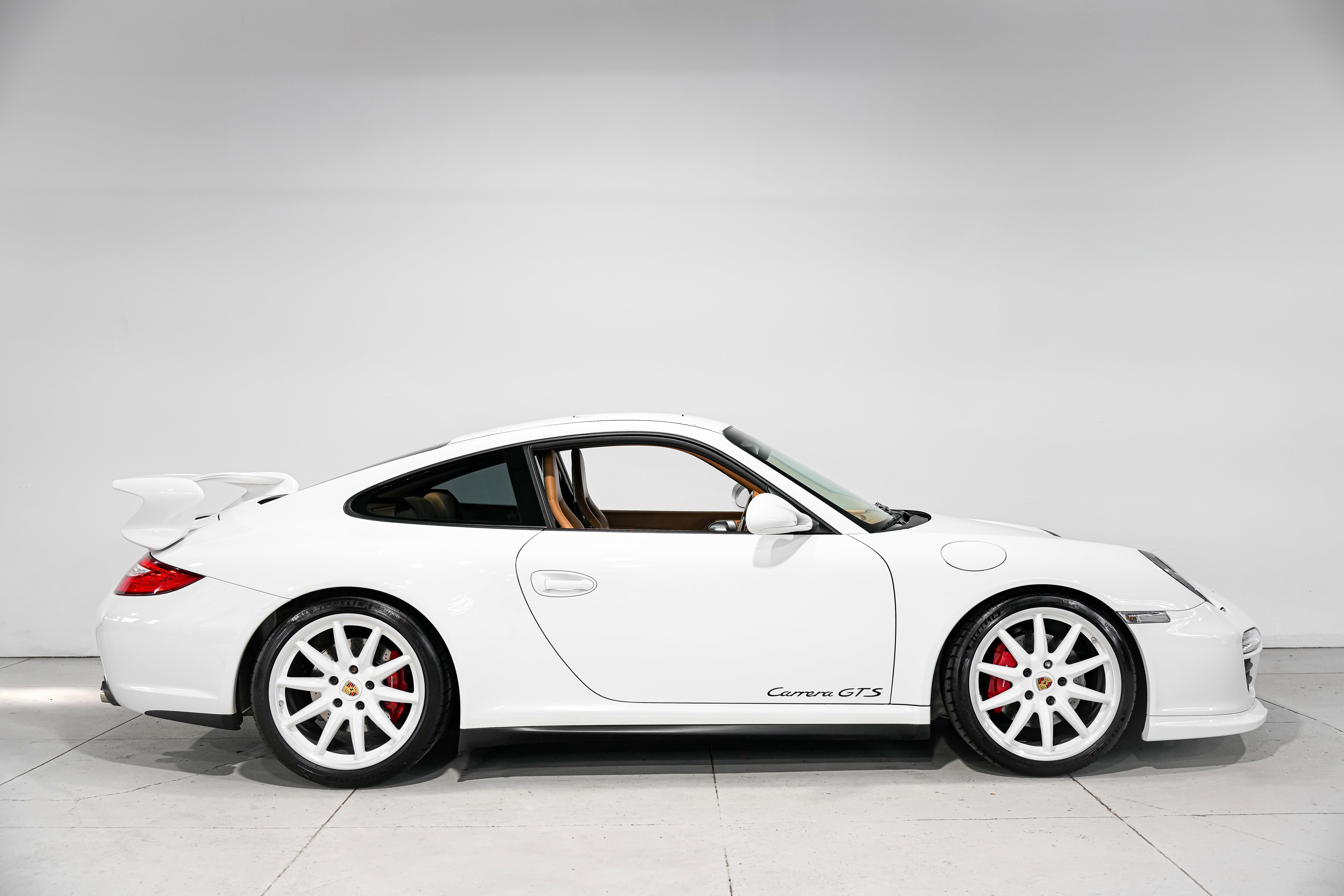 Used 2011 Porsche 911 Carrera GTS image 2