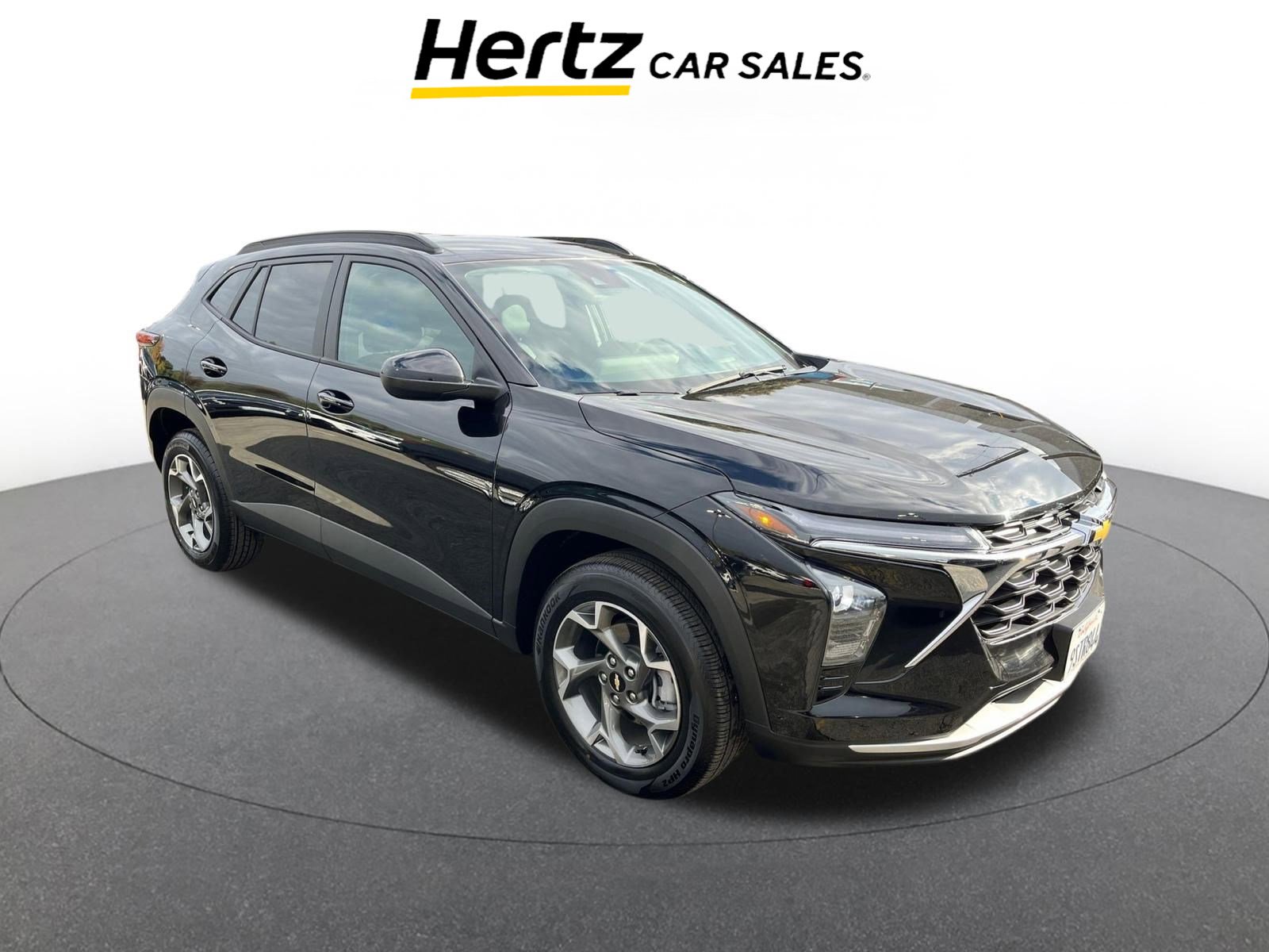 Used 2025 Chevrolet Trax LT image 1