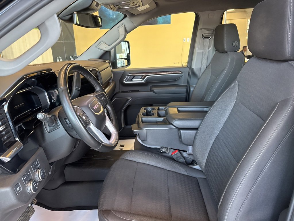 Used 2025 GMC Sierra 3500 SLE w/ SLE Value Package image 14