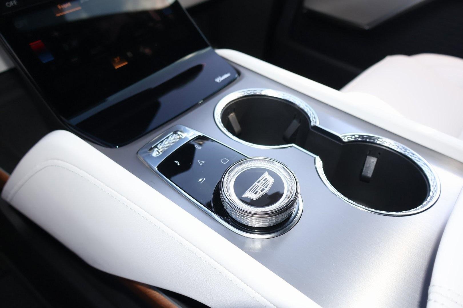 New 2026 Cadillac Vistiq Sport image 29