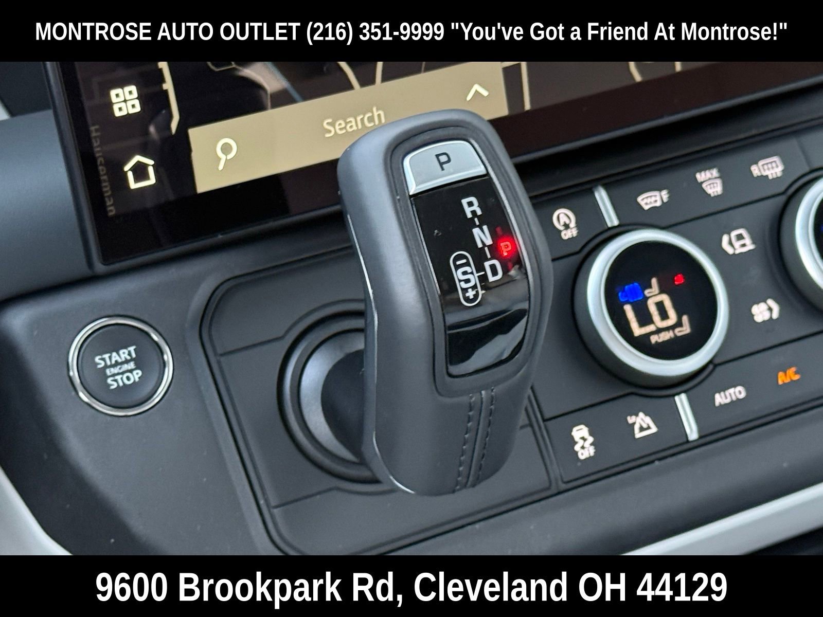 New 2026 Land Rover Defender 110 X-Dynamic SE image 27