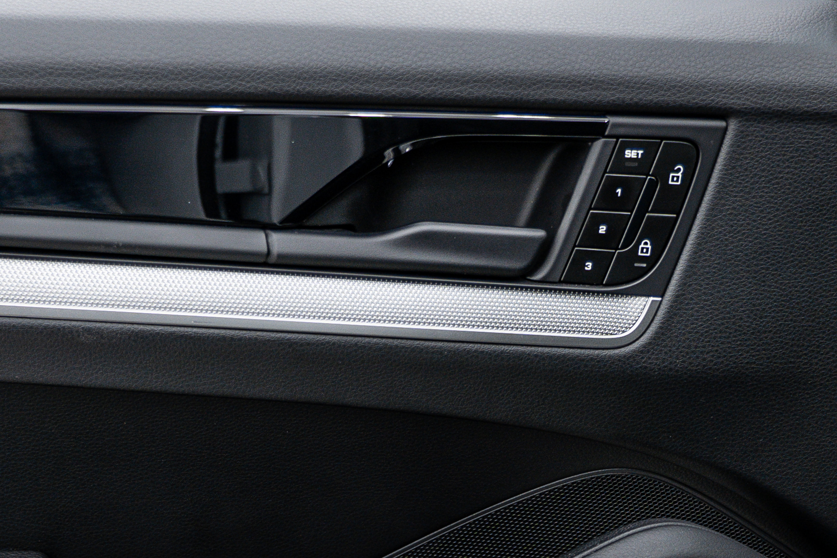 Certified 2024 Porsche Cayenne image 24